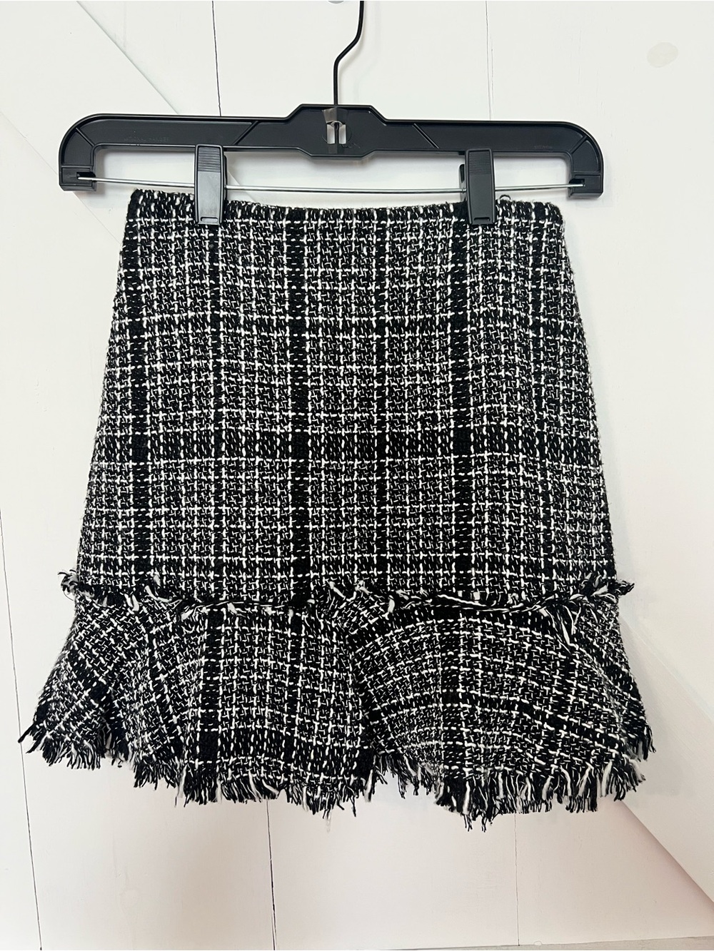 Alya Black & White Tweed Ruffle-Hem Mini Skirt
